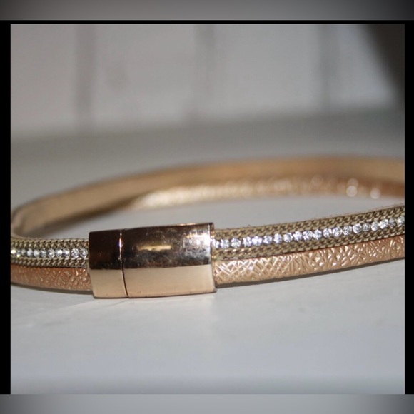 Vintage Gold Cord Rhinestone choker necklace 14.5" magnetic clasp 90s Y2K Fun - Picture 3 of 4